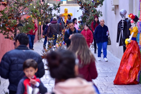 Coahuila vive sus tradiciones, con eventos conmemorativos al Día de Muertos